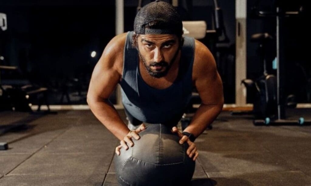 what-workout-and-diet-plans-does-arjun-kapoor-follow-fitpaa